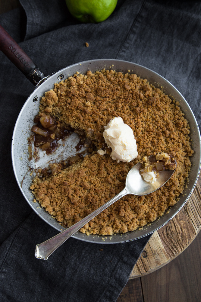 Chai Spiced Apple Crumble - Cook Republic