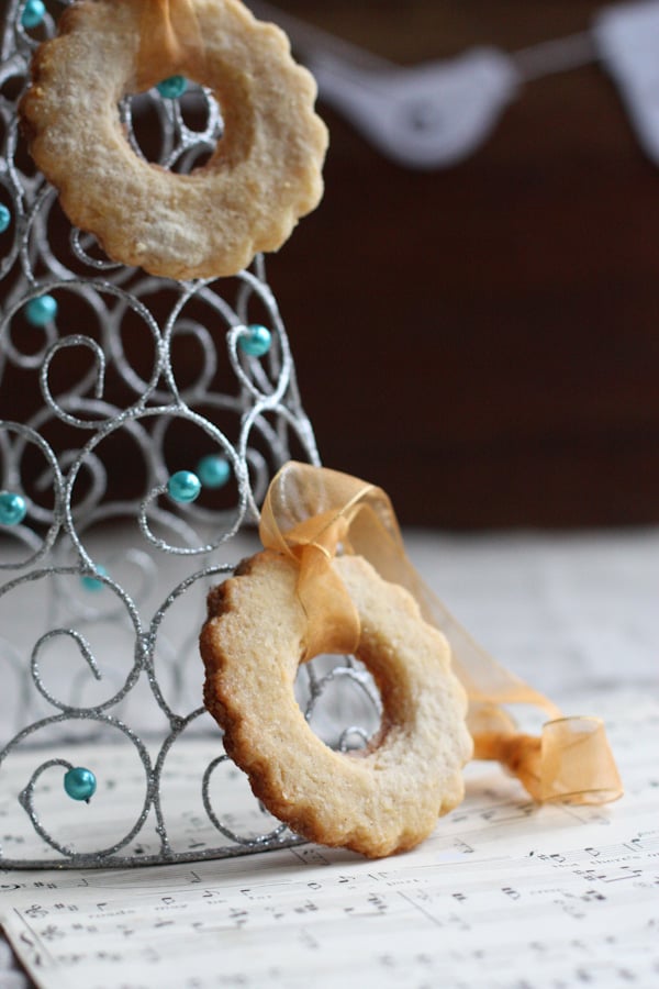 Lemon Almond Wreaths - Edible Christmas Decorations