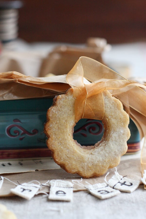 Lemon And Almond Cookie Wreaths