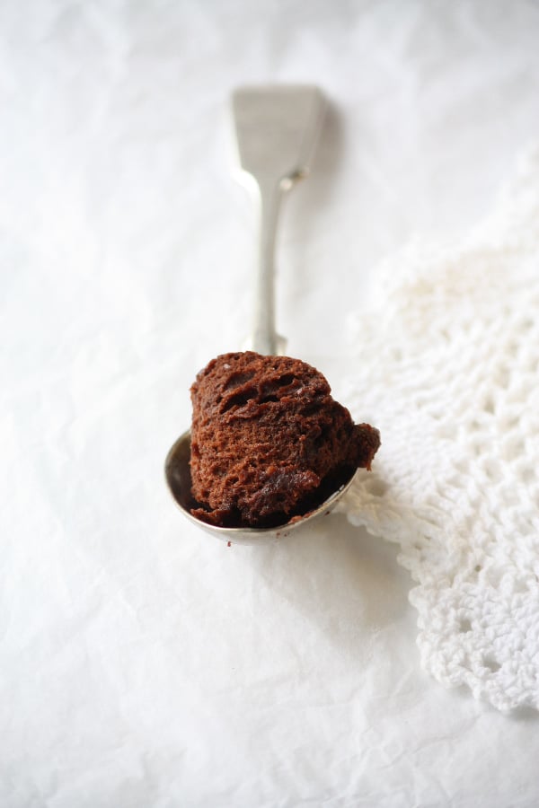 Fluffy and light Nutella mug cake!