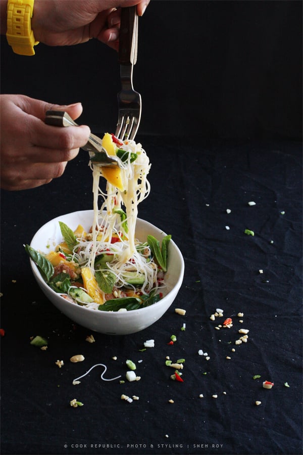 Salad Toss - Thai Prawn Mango Salad With Nam Jim Dressing