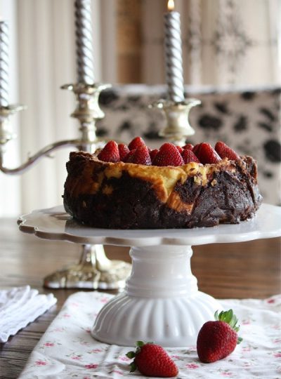 Valentine's Chocolate Brownie Cheesecake With Strawberries