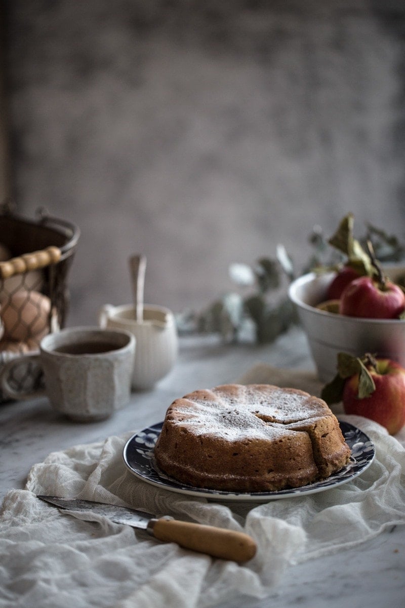 Apple And Almond Cake 
