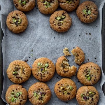 5 Ingredient Vegan Tahini And Almond Cookies - Cook Republic #vegan #glutenfree #tahini #cookies