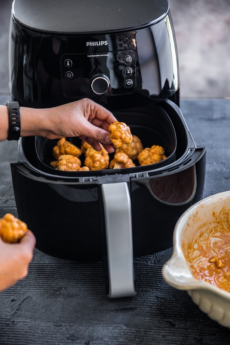 Crispy Cauliflower Buffalo Wings With Sour Cashew Cream Sauce - Cook Republic #vegan #airfryer #glutenfree #healthy