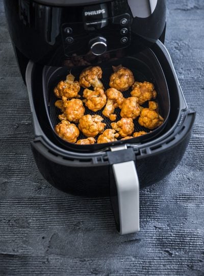 Crispy Cauliflower Buffalo Wings With Sour Cashew Cream Sauce And The Philips Airfryer XXL