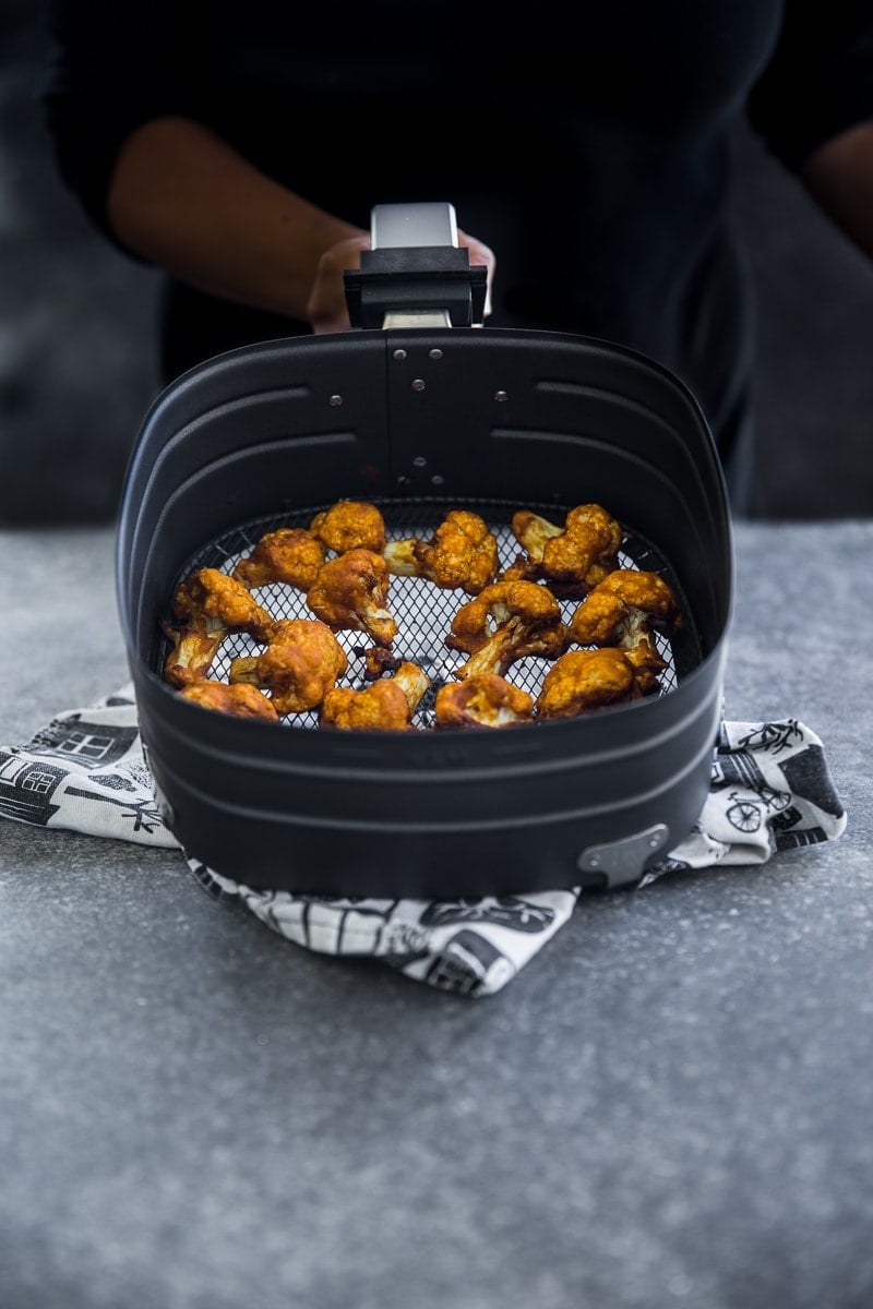 Crispy Cauliflower Buffalo Wings With Sour Cashew Cream Sauce - Cook Republic #vegan #airfryer #glutenfree #healthy