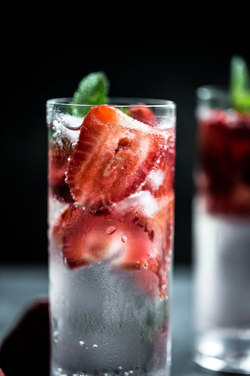 Strawberry Gin Fizz - Cook Republic #cocktailrecipe
