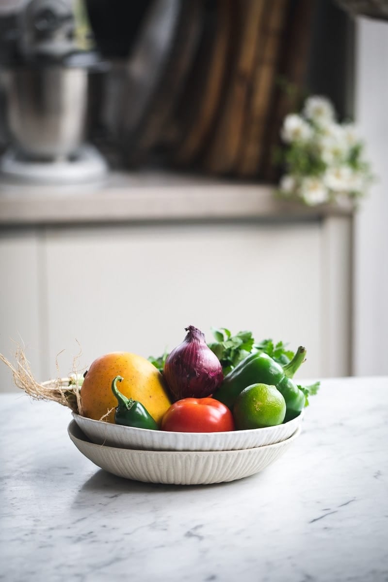 Mango Pico De Gallo - Cook Republic #picodegallo #mexicansalsa #foodphotography #summerrecipe #vegansalad