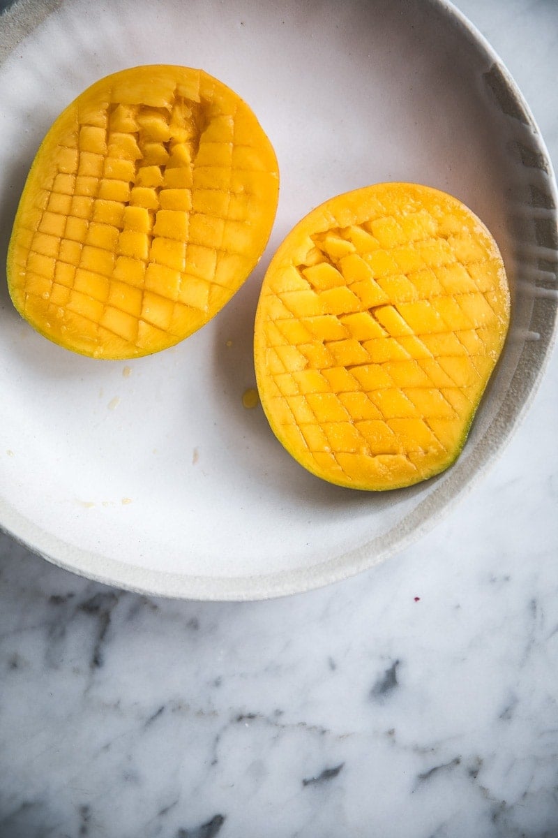 Mango Pico De Gallo - Cook Republic #picodegallo #mexicansalsa #foodphotography #summerrecipe #vegansalad