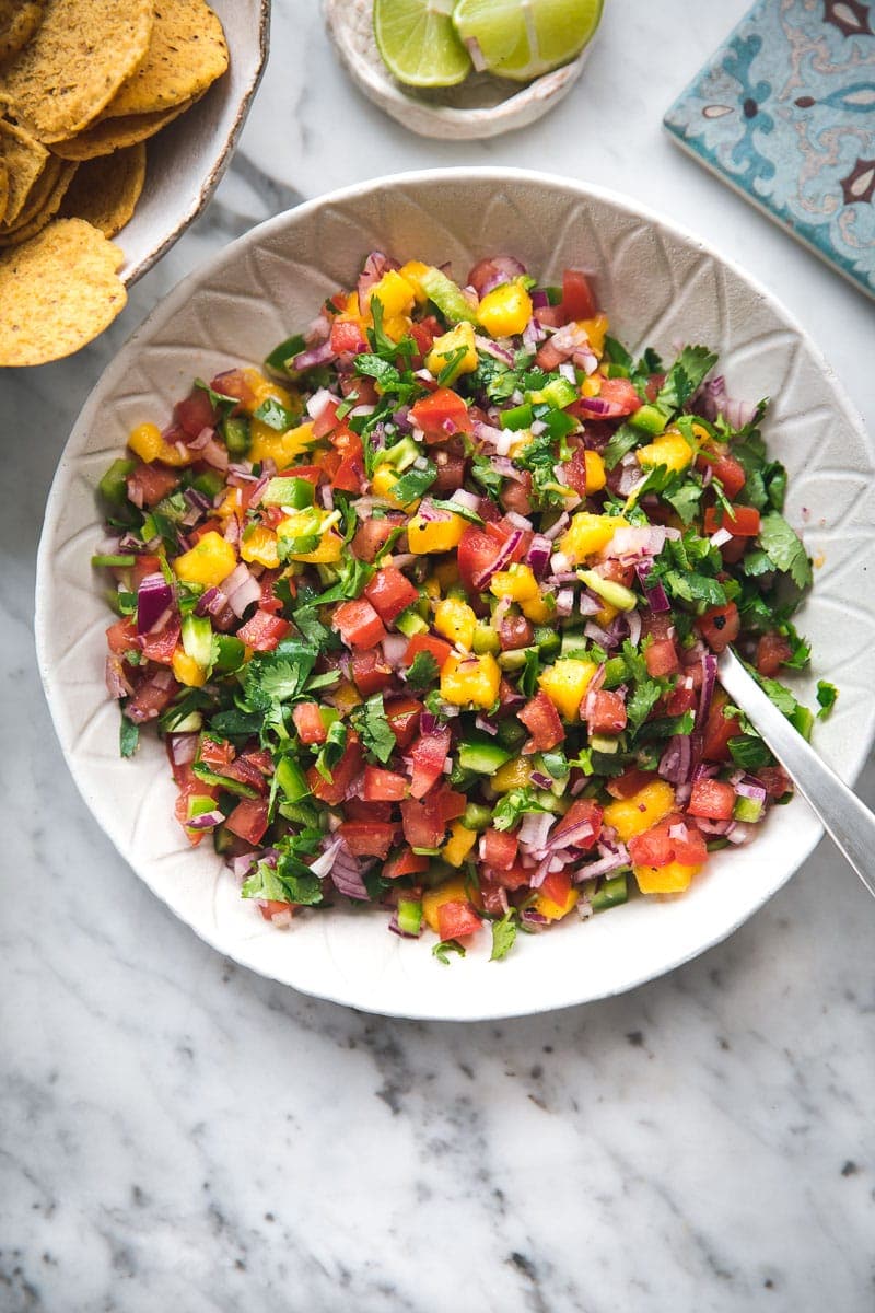 Mango Pico De Gallo - Cook Republic #picodegallo #mexicansalsa #foodphotography #summerrecipe #vegansalad