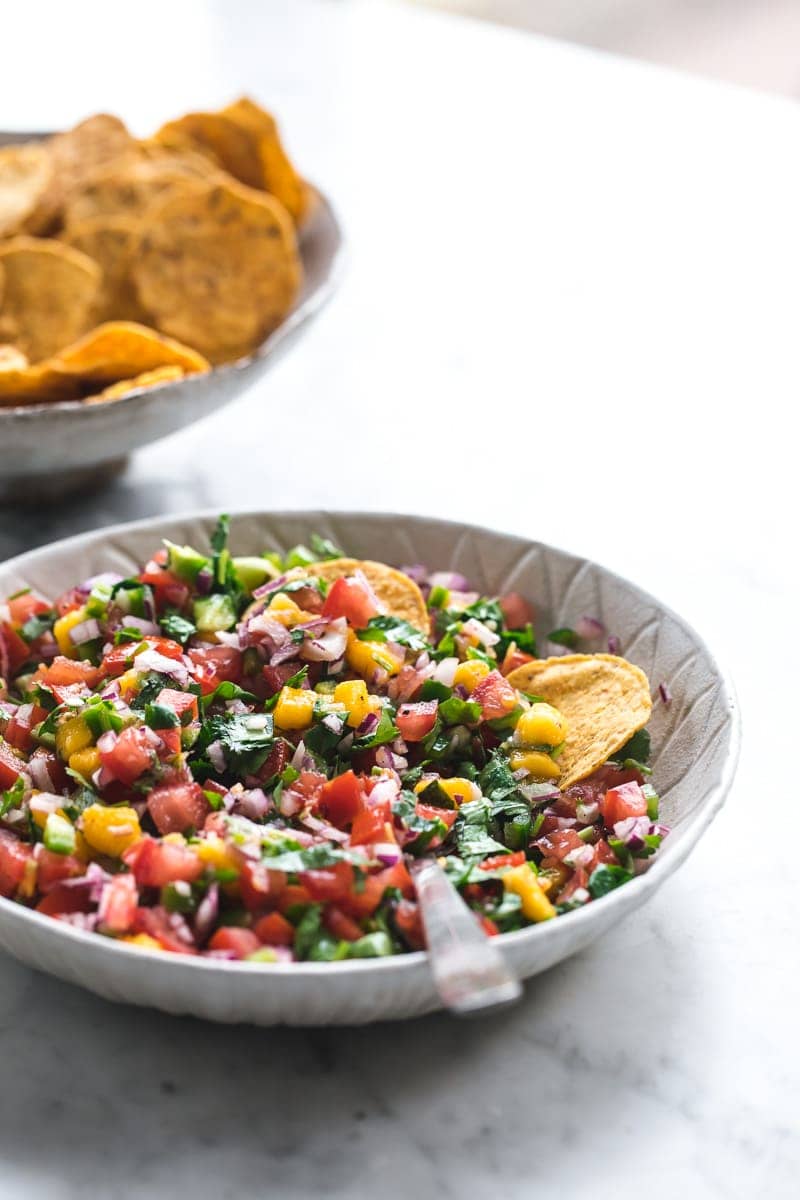 Mango Pico De Gallo - Cook Republic #picodegallo #mexicansalsa #foodphotography #summerrecipe #vegansalad