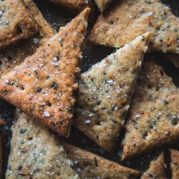 Vegan Sourdough Pizza Crackers - Cook Republic #starterdiscard #sourdoughrecipe #veganpizza