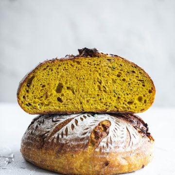 Turmeric Sourdough Bread With Caramelised Onion And Nigella Seeds - Cook Republic #sourdough #turmericsourdough #sourdoughrecipe