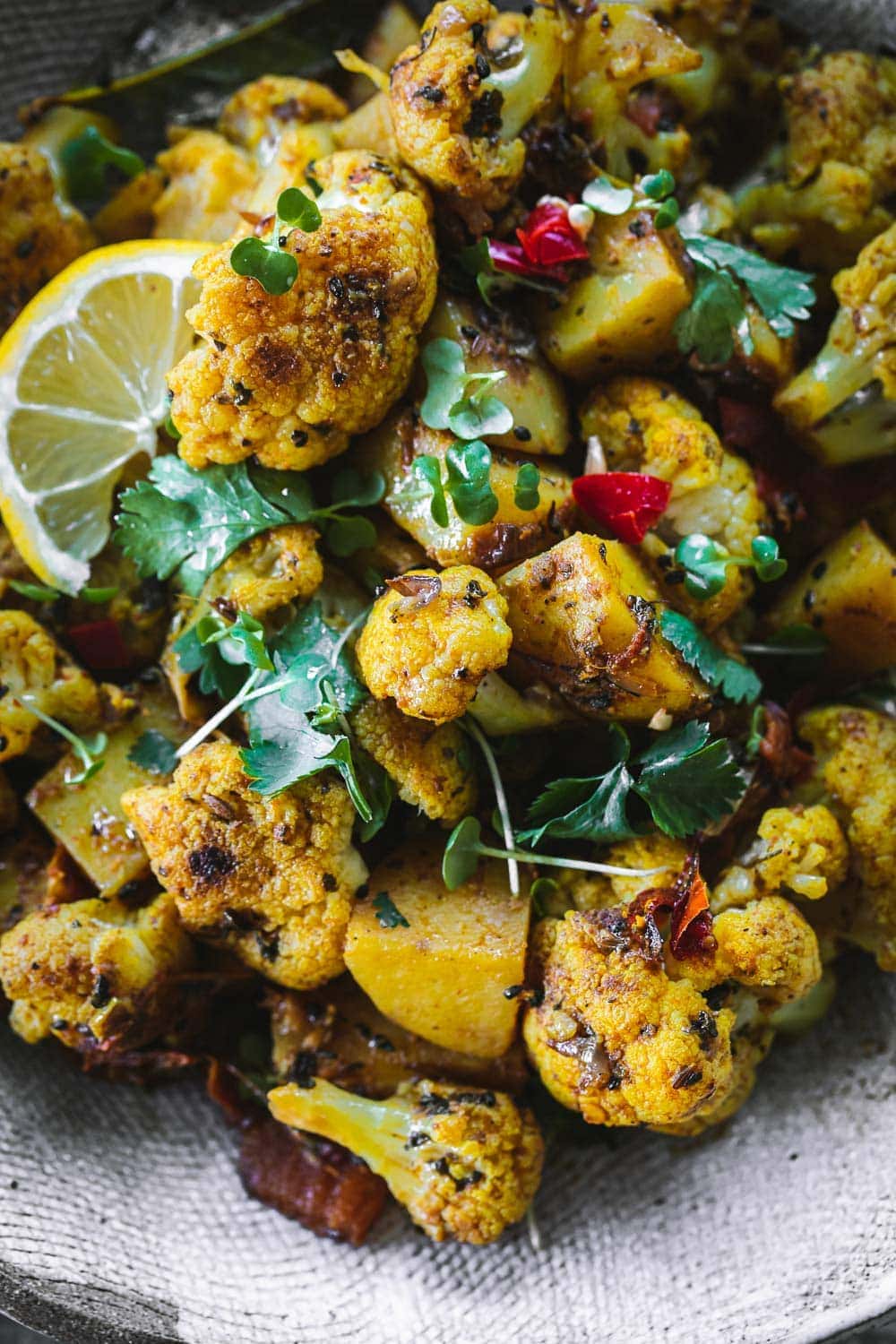 Vegan Aloo Gobi (Potato Cauliflower Curry) - Cook Republic #aloogobi #vegandinner #veganindian