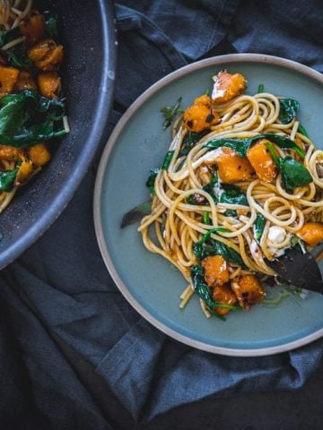 Pumpkin Garlic And Sage Spaghetti - Cook Republic #vegetarianpasta #pumpkinpasta #pumpkindinner #pastadinner