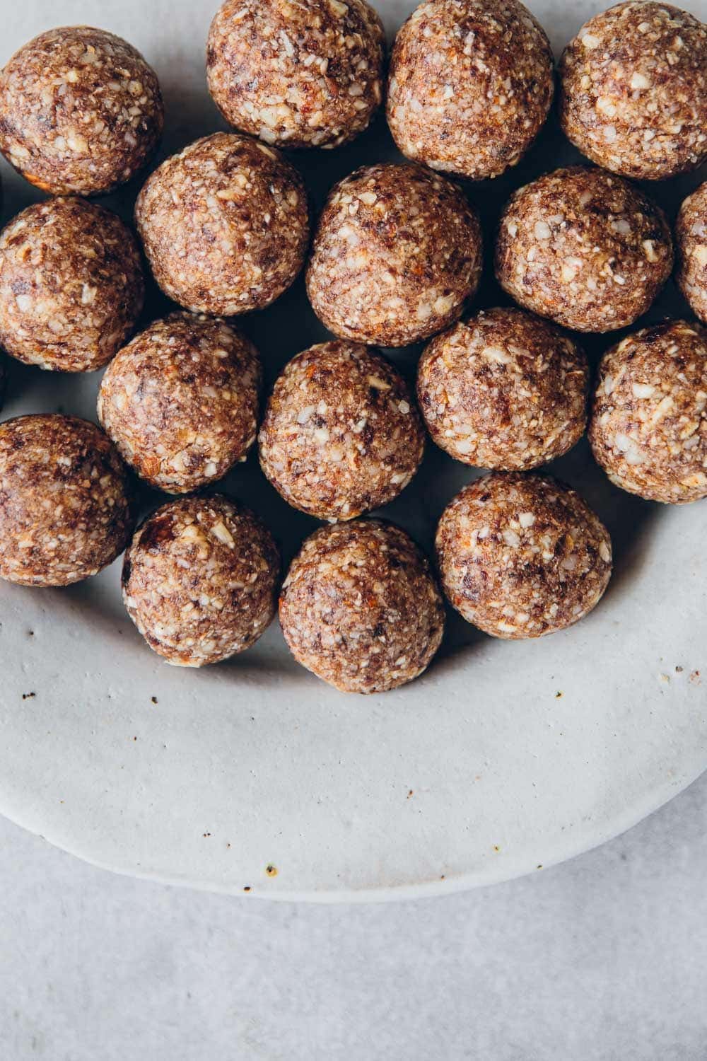 Vegan Caramel Bliss Balls - Cook Republic #vegancaramel #veganblissballs #caramelblissballs