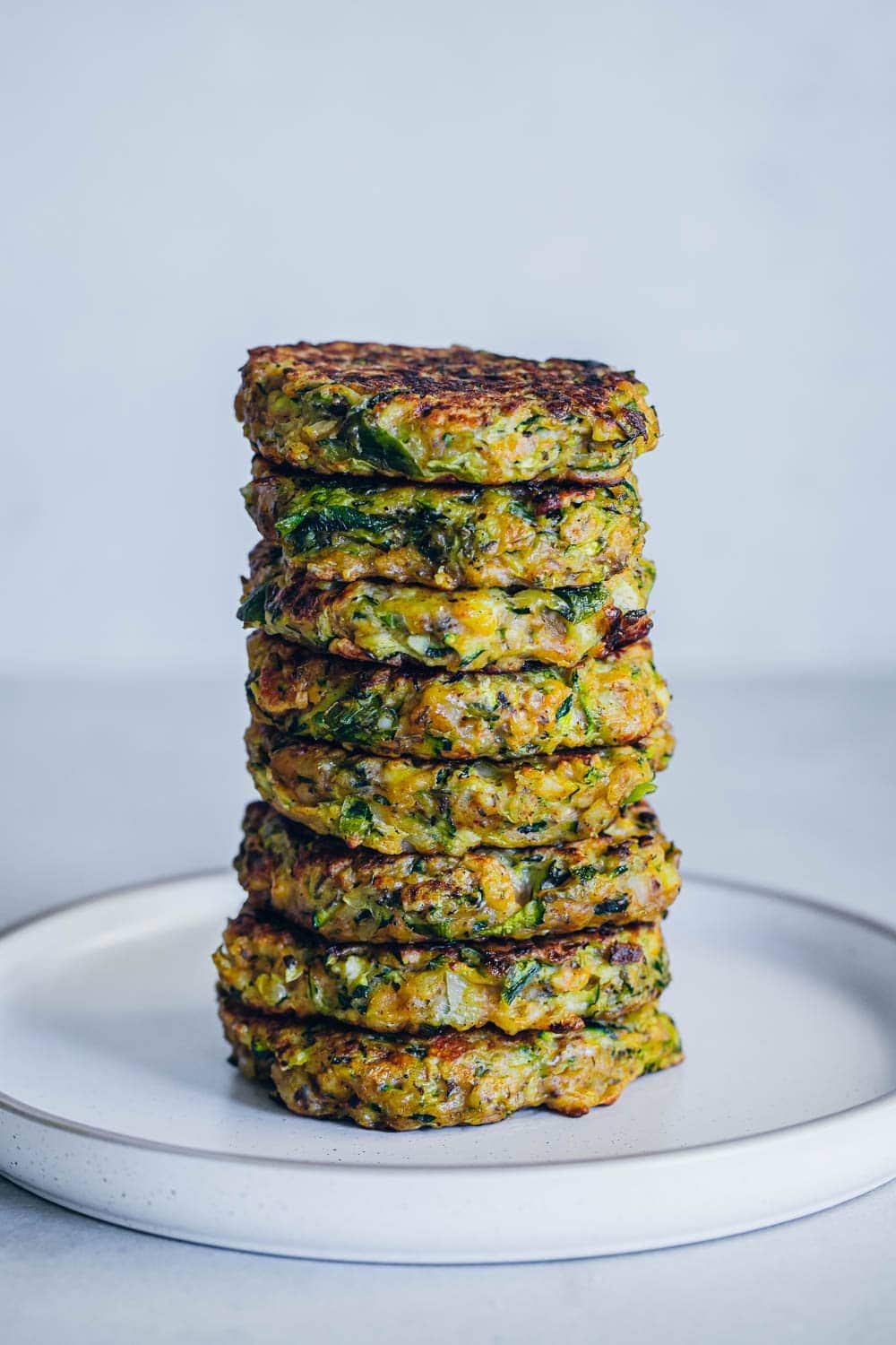 Crispy Zucchini Halloumi Fritters - Cook Republic #zucchinifritters