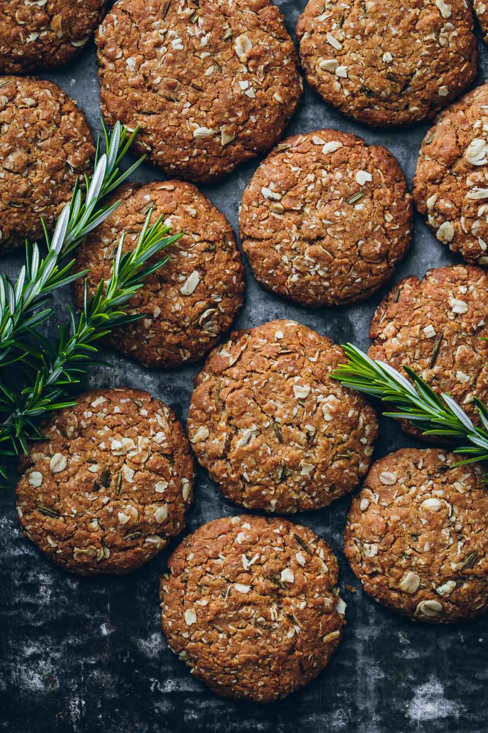 Rosemary Anzac Biscuits - Cook Republic #anzacbiscuits #rosemaryanzac #bikkies